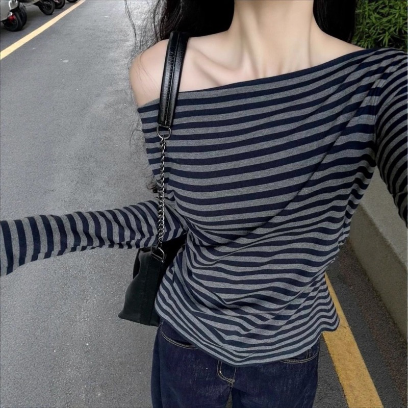 Blouse Off Shoulder - Atasan Wanita Vintage Bergaris Off Shoulder