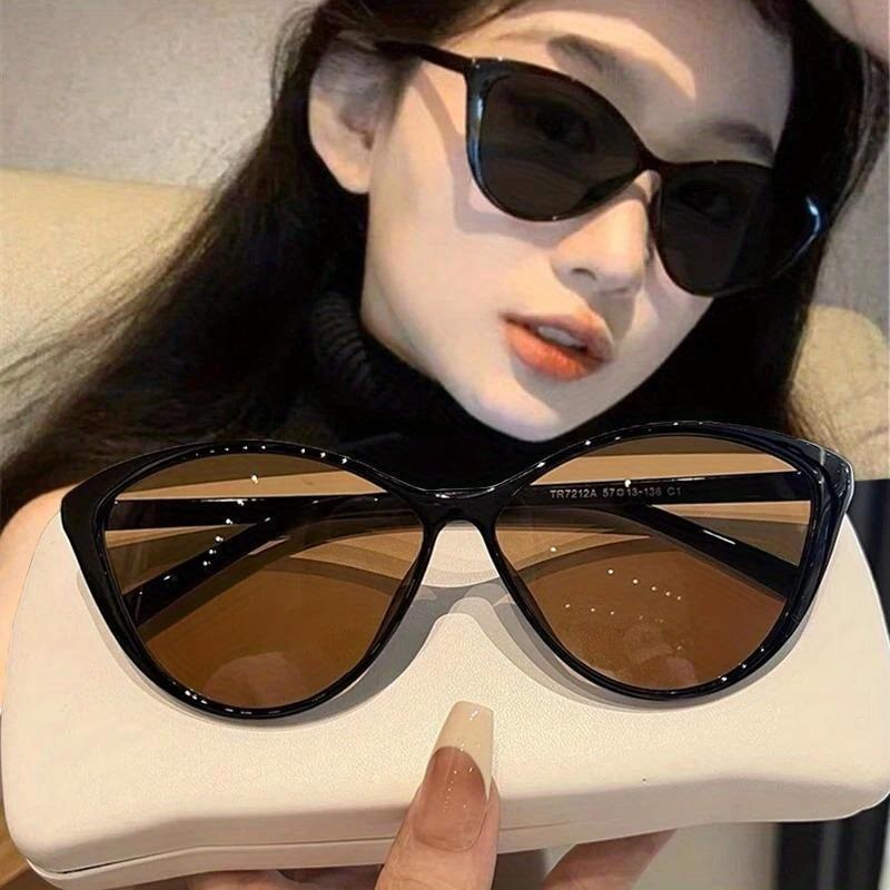 Sunglasses Cat Eye - 1 Buah Kacamata Hitam Bingkai Retro